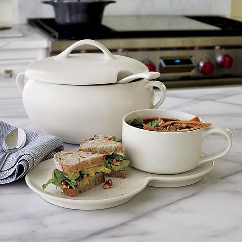 Kitchen Essentials List, Soup Tureen, Healthy Kitchen, Cooking Gadgets, Soup And Sandwich, Soup Mugs, Cool Kitchen Gadgets, Wedding Registry, Dish Sets