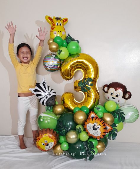 Wild One Balloon Bouquet, Safari Balloon Columns, Jungle Balloon Bouquet, Safari Balloon Bouquet, Safari Balloon Decorations, Animal Balloon Bouquet, Lion King Balloons, Tom And Jerry Cake, Safari Birthday Party Decorations