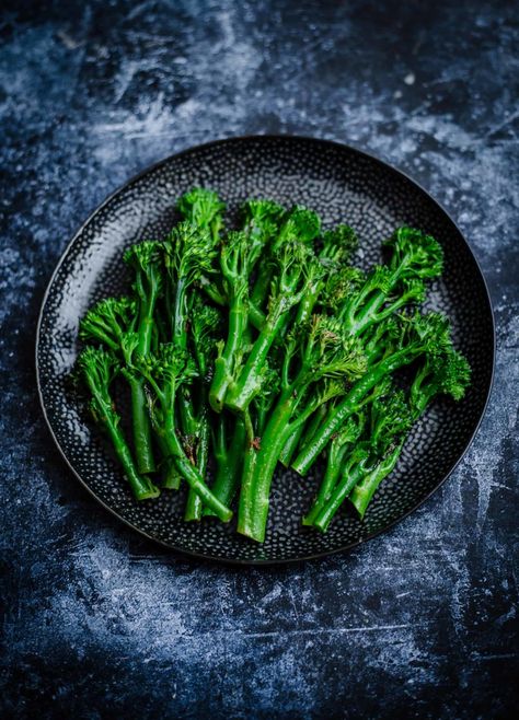 Tender Stem Broccoli, Private Chef Meals, Tenderstem Broccoli Recipe, Cooking Broccoli, Princess Drinks, Chef Meals, How To Cook Broccoli, Tenderstem Broccoli, Food Photography Background