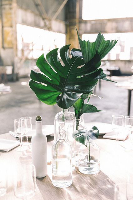 Wedding Couple Table, Greenery Wedding Centerpieces, Tafel Decor, Fiesta Tropical, Wedding Floral Centerpieces, Reception Centerpieces, Wedding San Francisco, Deco Floral, Wedding Table Centerpieces