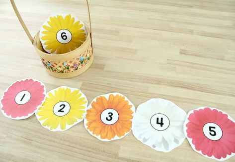 Counting Flowers Scavenger Hunt Freebie - Fantastic Fun & Learning Preschool Flower Theme, Letter Sorting Activities, Flower Life Cycle, Spring Math Activities, Letter Sorting, Kids Hunting, Preschool Family, Counting For Kids, Printable Lesson Plans