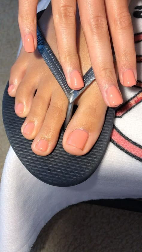 Gel Toes Ideas Summer, Croatia Nails, Coral Toe Nails, Coral Toes, Shellac Toes, Coral Gel Nails, Feet Nail Design, Opi Gel Nails, Summer Gel Nails