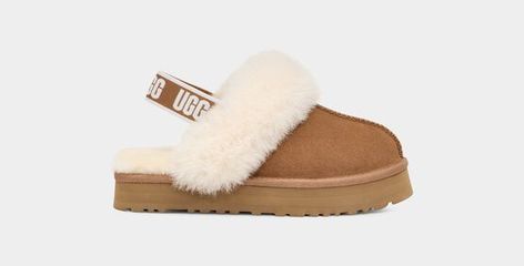 Ugg Slippers Kids, Funkette Ugg Slippers, Ugg Slippers With Strap, Ugg Funkette, Brown Uggs, Pretty Shoes Sneakers, Sheepskin Slippers, High Heel Slippers, Kids Closet