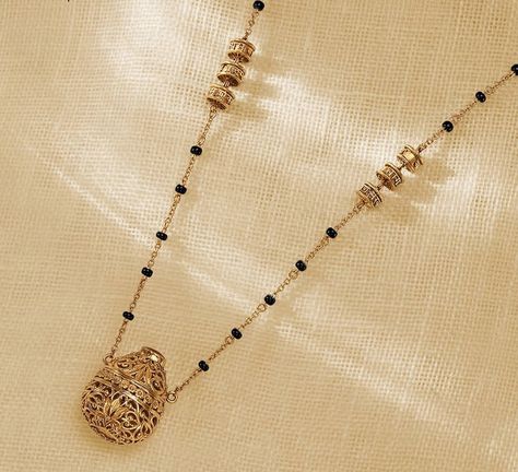 Antique Mangalsutra, Black Beads Chains, Black Beads Chain, Diamond Jewellery Designs, Wedding Jewelry Sets Bridal Jewellery, Bridal Diamond Necklace, Core Design, Black Beads Mangalsutra Design, Mangalsutra Design