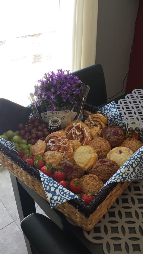 FDM sure knows how to assemble a gift basket!  This one is full of breakfast goodies like muffins, pastries, fruit, tea, and coffee.  Add a colorful floral arrangement for a pop of color! Picnic Gift Basket, Sympathy Gift Ideas, Sympathy Basket, Breakfast Gift Basket, Sympathy Gift Baskets, Breakfast Basket, Picnic Gifts, Breakfast Gift, Fruit Basket Gift