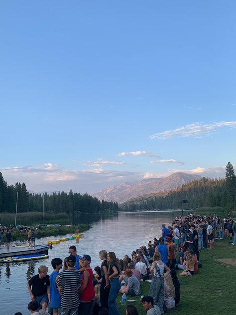 Hume Lake Christian Camp, Summer Camp Astethic, Camp America Aesthetic, Camping Astethic, Summer Camp America, Summer Camp Usa, Camp Canada, Camp Counselor Aesthetic, American Summer Camp