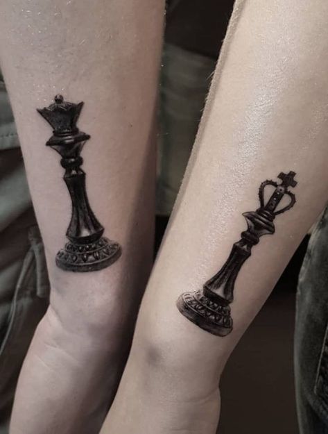 Queen Chess Piece Tattoo, Creative Couple Tattoos, Chess Piece Tattoo, Chess Tattoo, Couple Tattoos Unique Meaningful, Queen Chess, Tatuagem Masculina Pequena, Queen Chess Piece, Cute Couple Tattoos