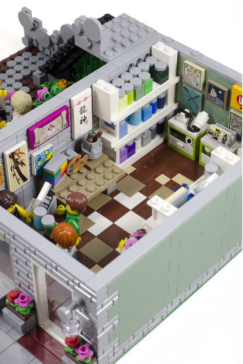 Lego Art Studio, Lego School Moc, Lego Architecture Studio, Custom Lego Modular Buildings, Lego Store Moc, Lego Warehouse Moc, Easy Lego Creations, Lego Furniture, Diy Lego