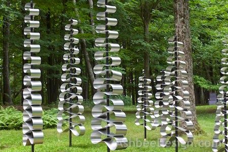 Garden Art - DIY - designed by David and Marji Roy - Aluminum Totem Trees ©2014 AshbeeDesign.com Gardening Crafts, Summer Calendar, Garden Totems, Metal Sculptures, Metal Tree Wall Art, Metal Yard Art, Garden Art Sculptures Diy, Metal Garden Art, Tree Wall Decor