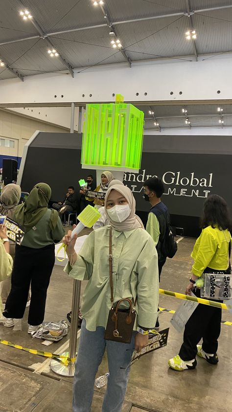 Nct Concert Outfit Hijab, Green Ootd Hijab, Ootd Nctzen, Concert Outfit Ideas Hijab, Nctzen Outfit, Green Outfit Hijab, Nct Concert Outfit, Outfit Konser, Mint Green Outfits