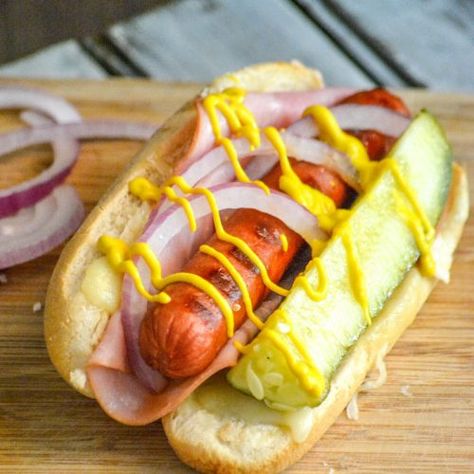 Cuban Hot Dogs or Cubano Dogs - 4 Sons 'R' Us Gourmet Hot Dogs Toppings, Italian Hot Dog, Gourmet Hot Dogs, Hot Dogs Recipes, Kfc Recipe, Hot Dog Toppings, Burger Dogs, Cuban Style, Hot Dog Recipes