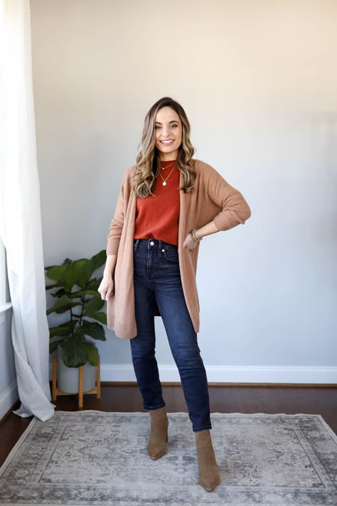 10 Items 20 Outfits: Casual Edition - Pumps & Push Ups Casual Outfit For Dinner With Friends, Casual Friday Work Outfits Winter, Casual Work Outfit Winter, Casual Friday Work Outfits, Friday Outfit For Work, Jeans Outfit For Work, 20 Outfits, Petite Style, Funny Fashion