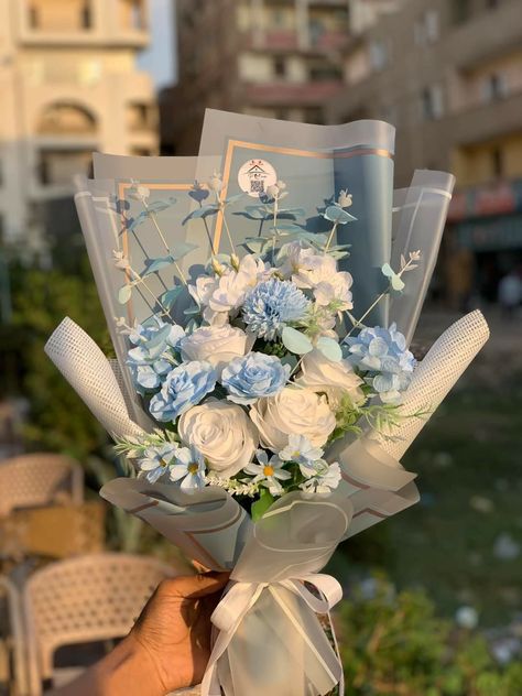 White Flower Arrangement, Flower Aesthetics, Breath Flowers, Baby's Breath, White Flower, Flower Arrangement, Feathers, Trees, Blue And White