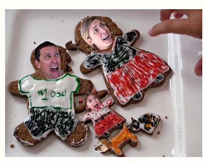 Christmas card, funny to have Santa's hand grabbing cookies Funny Family Christmas Pictures, Funny Christmas Photo Cards, Funny Family Christmas Cards, Funny Christmas Photos, Christmas Humor Ecards, Christmas Card Pictures, Family Christmas Pictures, Family Christmas Cards, Foto Tips