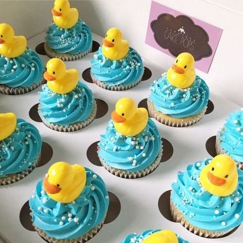 Rubber Duck Smash Cake, Duck Smash Cake, Rubber Duck Cake, Cupcakes Yellow, Duck Baby Shower Theme, Duck Cupcakes, Rubber Ducky Party, Baby Shower Cupcakes For Boy, Rubber Ducky Birthday