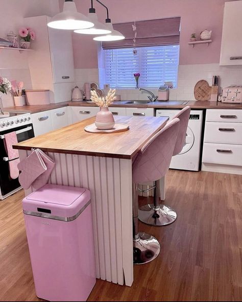 Pink Apartment, Pink Kitchen Decor, Girl Apartment Decor, Desain Pantry, Kitchen Decor Apartment, Dream Apartment Decor, Future Apartment Decor, Pink Home Decor, Apartment Decor Inspiration