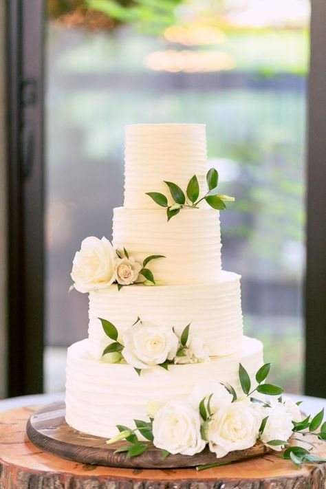 Spark Photography, 4 Tier Wedding Cake, Old Edwards Inn, Wedding Cake Display, Photography Simple, Gorgeous Wedding Cake, Simple Wedding Cake, Cool Wedding Cakes, Elegant Wedding Cakes