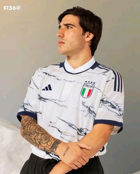 Sandro Tonali, Italy National Football Team, Human Pictures, Half Sleeve Tattoos For Guys, Arm Sleeve Tattoos, International Football, Ea Sports, Chloe Grace, Newcastle United