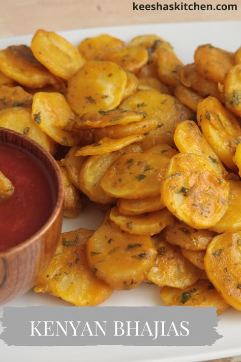 Fried Indian Food, Bhajias Recipe Kenya, Mombasa Food, Kenyan Dishes, Easy Indian Appetizers, Kenya Food, African Snacks, African Table, Spicy Potatoes