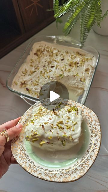 Custard Bread Recipe, Whipped Cream Pudding Dessert, Bread Custard Recipe, Bread Custard Pudding, Arabian Pudding Recipe, Pudding Whipped Cream Dessert, Milk Sweet Recipes Indian, Simple Pudding Recipes, Bread Pudding Recipe Easy Simple