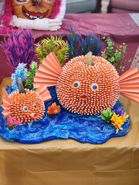 Best Decorated Pumpkin Ideas, Pumpkin School Contest, Pumpkin Puffer Fish, Puffer Fish Pumpkin Decorating, Creative Pumpkin Decorating No Carve, Finding Nemo Pumpkin Ideas, Pumpkin Fish Bowl, Fish Bowl Pumpkin Decorating, Adult Pumpkin Decorating Contest