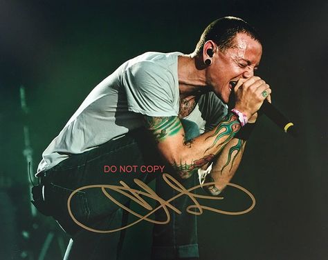 Chester Bennington of Linkin Park reprint signed 11x14 poster photo #8 RP at Amazon's Entertainment Collectibles Store Deal Linking Park, Acid Rock, Charles Bennington, Love Rap, Linkin Park Chester, Roger Daltrey, Zz Top, Music Genre, Mike Shinoda