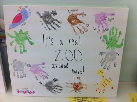 Z - Zoo animal hand prints Animal Art For Infants, Art For Infants, Jungle Crafts, Jungle Animal Art, Zoo Crafts, Zoo Animal Crafts, Zoo Art, Animal Art Projects, Hand Prints