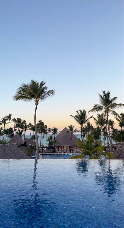 palm trees sunset sunrise pretty sky beach ocean Dominican Republic Punta Cana infinite pool infinity pool palm trees water island blue coconut girl instagram story idea Punta Cana Snapchat, Travel Punta Cana, Punts Cana Aesthetic, Punta Cana Dominican Republic Aesthetic, Sunset With Beach, Punta Cana Trip, Punta Cana Aesthetic, Punta Cana Pictures, Infinite Pool