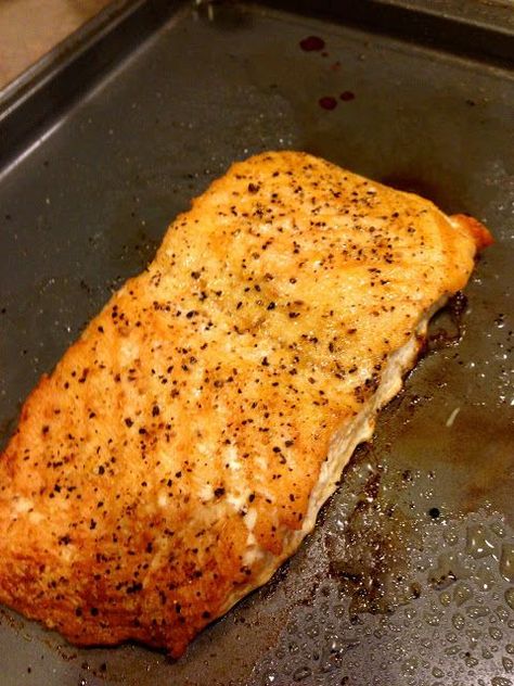 Pioneer Woman says~ Perfect Salmon EVERY time, here’s how: drizzle salmon filet with olive oil, sprinkle with salt and pepper, put it in a cold oven, then turn on the heat to 400 degrees. Twenty-five minutes later, the salmon is absolutely perfect. Tender, moist, flaky. A no-fail method! Excellent for impressing dinner guest. Pioneer Woman Salmon In Oven, Ree Drummond Salmon, Pioneer Woman Salmon, Oven Cooked Salmon, Pioneer Woman Recipes Dinner, Fish Soups, Salmon Recipes Oven, Perfect Salmon, Ree Drummond Recipes