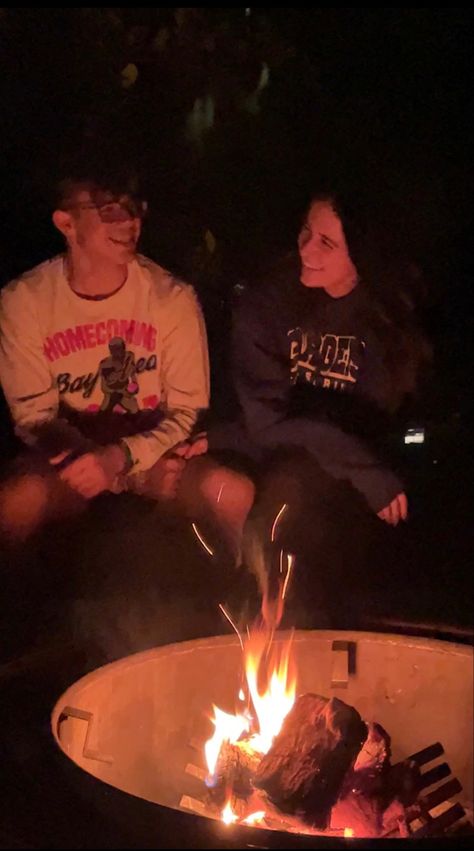 #texas #firepit #boyfriend Bonfire Picture Ideas, Bonfire Couple Pictures, Campfire Date, Bonfire Date, Fall Planning, Future Relationship, Cute Country Couples, Western Quotes, Fake Dating