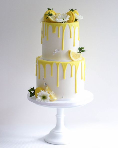 Sweet Passion Cakery on Instagram: “Bring on that sweet spring weather!! Once again we are just all things lemon 🍋!! This sweet cake is our fan fave lemon/cream…” Lemon Drip Cake, Lemon Themed Wedding, Lemon Wedding Cakes, Lemon Wedding, Fresh Fruit Cake, Wafer Paper Flowers, Cake Bridal, Bridal Shower Cakes, Beer Party