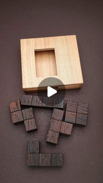 Things Made Of Wood, Homemade Wooden Board Games, Wooden Diy Gifts, Wooden Games To Make, Puzzle Video, Wood Toy Ideas, Diy Wooden Puzzles, Wooden Games Diy, Puzzle Boxes