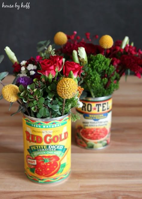 Great Cinco De Mayo Idea! Flowers in a Tomato Can via House by Hoff5 Taco Bar Party, Fiesta Decor, Fiesta Bridal Shower, Mexican Fiesta Party, Tafel Decor, Fiesta Theme Party, Mexican Party Theme, Taco Party, Fiesta Theme