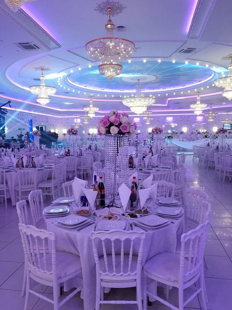 Espace Venise - Salle de réception Purple White Wedding, Small Wedding Decor, Night Wedding Photos, Sweet Sixteen Birthday Party Ideas, Luxury Wedding Decor, Wedding Planning Decor, Quinceanera Themes, Gold Wedding Decorations, Wedding Hall