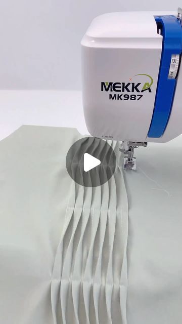 GoodleyGarmentMakers on Instagram: "How to make an organ pleated top🔥 #sewingtherapy #apparel #appdesign #pleatedskirt #pleated" How To Pleat Fabric, Pleated Top Pattern, Pleated Top Outfit, Pleats Techniques, Weaving Knitting, Net Blouses, Pleated Shirt, Pleated Top, Pleat Top