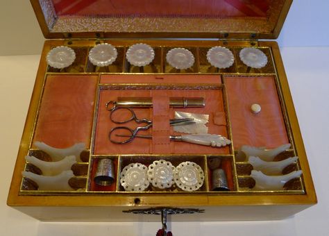 Vintage Sewing Kit, French Sewing, Snowflake Quilt, Vintage Sewing Box, Box Chest, Heirloom Sewing, Ring Handle, Antique Boxes, Sewing Box