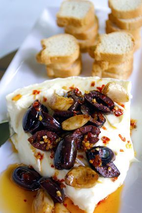 Baked Brie with Calamata Olives & Roasted Garlic Olive Appetizers, Brie Baked, Warm Brie, Olive Appetizer, Brie Appetizer, Brie Recipes, Olive Recipes, Appetizer Ideas, Italian Appetizers