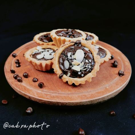 Pie Coklat #pie #piebuahbesar #foto #fotomakanan #photo #photooftheday #photography #fotokue Pie Coklat, Pie, Photography