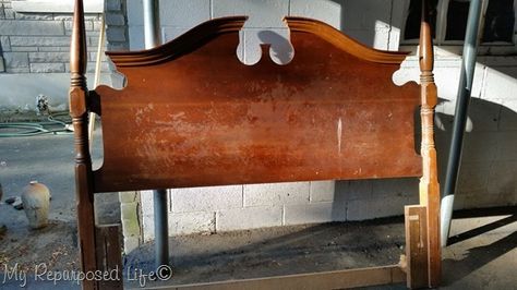 free headboard Headboard Sign, Diy Headboard Wooden, Nest Ideas, Repurposed Headboard, Old Headboard, Large Headboard, Refinish Furniture, Headboard With Shelves, White Headboard