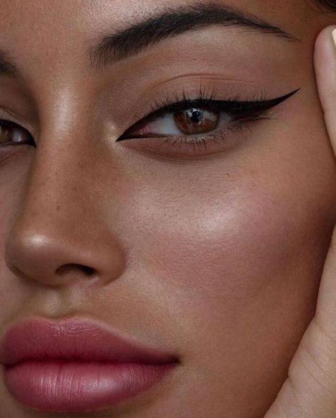 Close Up, Eyeliner, A Woman, Makeup, Make Up