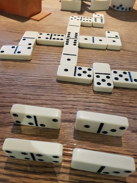 Dominoes Playing Domino Aesthetic, Dominoes Aesthetic, Dominos Aesthetic, Playing Games Aesthetic, Dominos Game, How To Play Dominoes, Light Purple Wallpaper, Game Night Parties, Wonder Twins