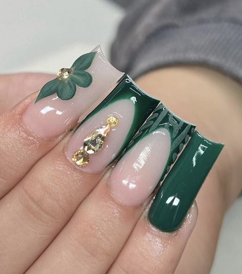 French Tip Flowers, Growth Tattoos, Green French Tip, Quince Nails, Meaning Tattoos, Tattoos Butterfly, Tattoos Aesthetic, Quinceanera Nails, Guys Tattoos