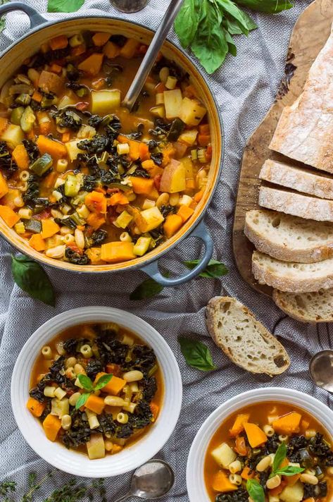 Vegan Autumn, Vegan Minestrone Soup, Minestrone Soup Recipe, Soup Vegan, Asparagus Soup, Vegan Lunches, Minestrone Soup, Vegetable Soup Recipes, Fall Soups