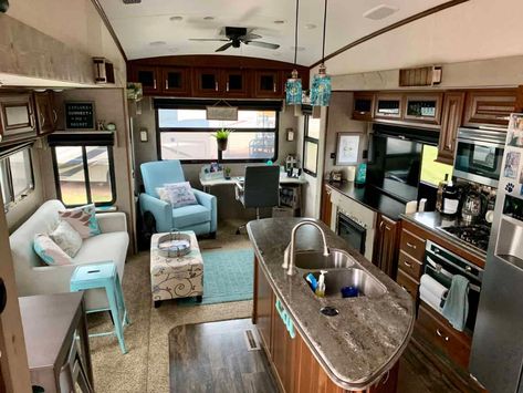 There is no one perfect RV for full-time living, but their is a perfect fit for you. 7 full-time travelers share why their RV is best for full-time living. Living In A Trailer, 5th Wheel Living, Rv Living Room, Fifth Wheel Living, Travel Trailer Living, Diy Camper Remodel, Rv Homes, Trailer Living, Rv Living Full Time