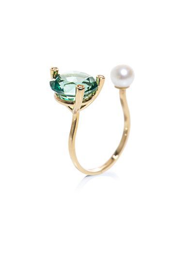 Diamonds, topaz, pearl and gold ring Delfina Delettrez $1046 www.matchesfashio... *** love the stone set into the tops of the prongs. Delfina Delettrez, I Love Jewelry, Contemporary Jewelry, Love Ring, Pretty Jewellery, White Pearl, Modern Jewelry, Pearl Jewelry, Beautiful Rings