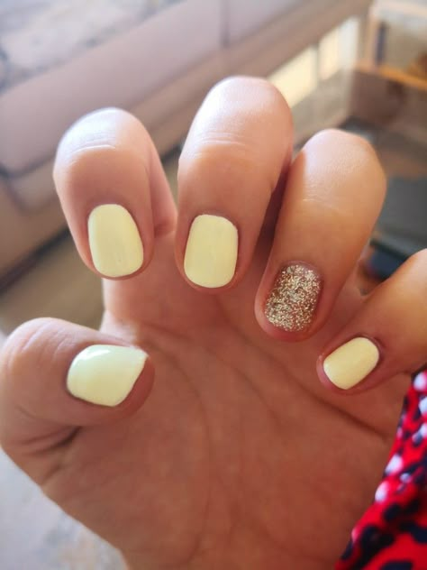 Yellow Gel Nails Ideas, Pastel Yellow Nail Ideas, Matte Yellow Nails, Summer Nails Ideas, Beach Nail Designs, Beachy Nails, Gel Manicures, Short Gel Nails, Sassy Nails