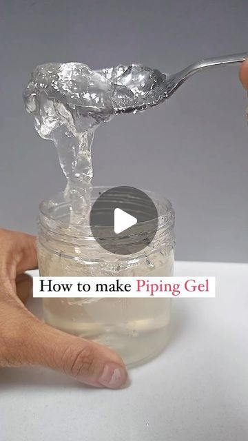 Piping Gel Recipe, Glace Cake, Illusion Cakes, How To Make Piping, Piping Gel, Water Mirror, Cake Gel, Metallic Cake, Natural Mirrors