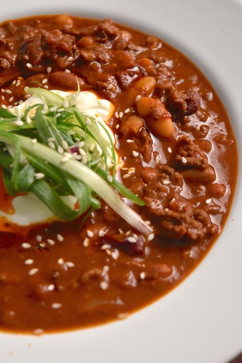 The Ultimate Hearty Asian Inspired Gojuchang Chili - Sauced Up! Foods Sauced Up Foods, Bowl Of Chili, Korean Chili Paste, I Do Not Care, Delicious Soups, Crockpot Chili, Chili Bowl, Chili Paste, Cannellini Beans