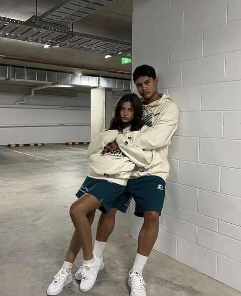 Instagram pose ideas for slaying couples. #couple #coupleoutfit #matchingcouples #couplegoals #cutecouple #couplepose #pose #viralcouple Matching Couple Outfits Aesthetic, Matchy Outfit Couple, Matching Couple Outfits Casual, Couple Streetwear, Pose Couple, Instagram Pose Ideas, Poses For Couples, Gym Couple, Couple Matching Outfits