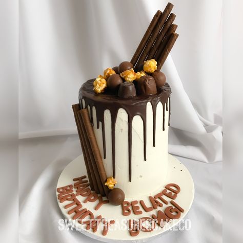 Chocolate dripped cake for Bongi’s belated birthday. Topped it with even more chocolates, wafers and caramel corn 😋  #sweettreasures #sweettreasurescakeco #cake #birthday #birthdaycake #bongi #chocolatedripcake #wafers #chocolate #caramelcorn #belatedbirthday #celebrations #celebrationcakes Chocolate Drip Cake, Chocolate Drip, Caramel Corn, Belated Birthday, Drip Cakes, Celebration Cakes, Custom Cakes, Chocolates, Corn